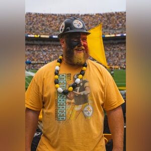 Pittsburgh Steelers ‘Big Ben’ T-Shirt Size XL HOF Yellow